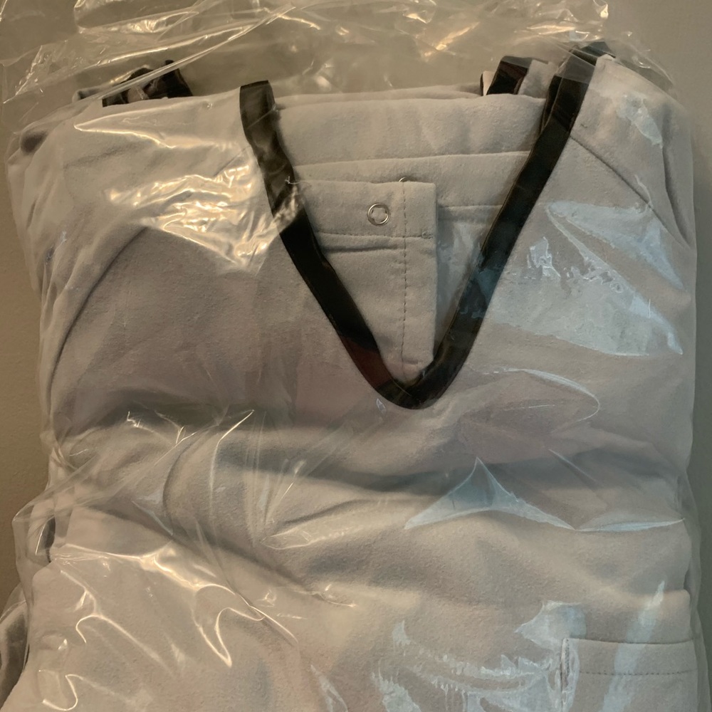 Gowns brand new used in hospitals.
